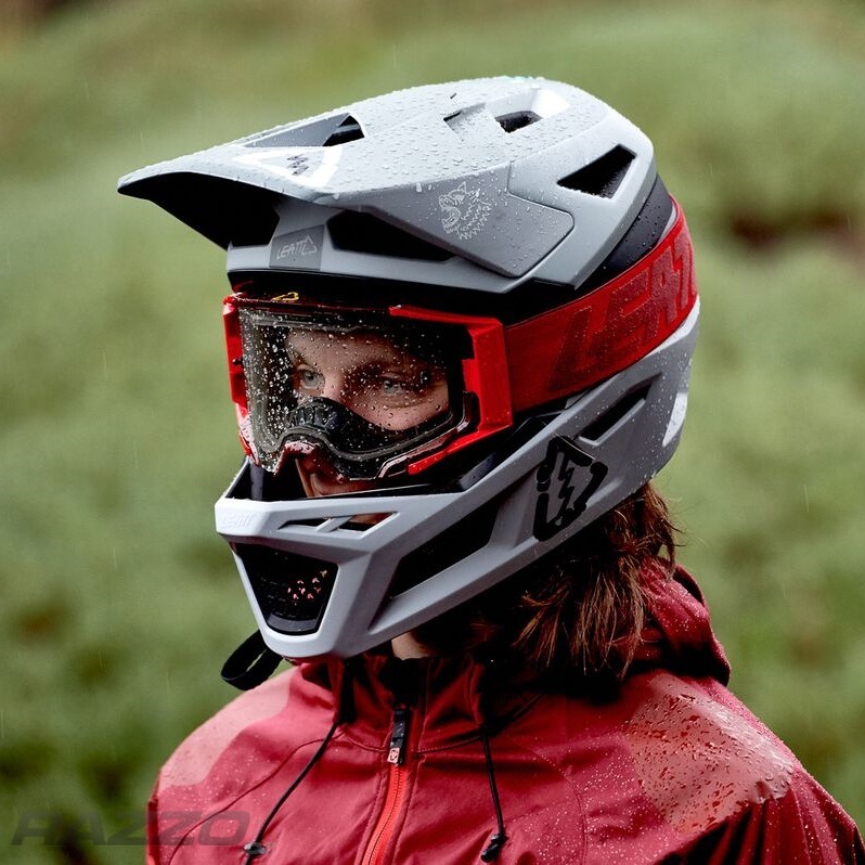 leatt dbx 4 helm