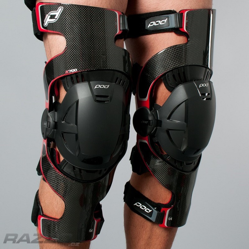 Ortézy na kolena pro motokros POD K700 Knee Brace Carbon ortézy na