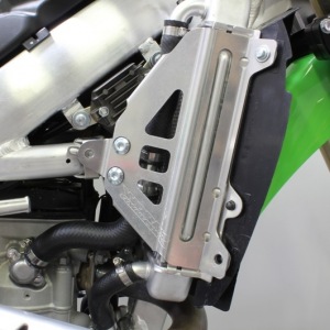 Výztuhy chladičů WorksConnection Radiator Braces Kawasaki KX450F 12-15