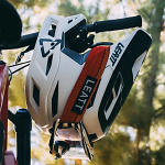 Integrální MTB helma LEATT MTB 4.0 Gravity V24 White 2025