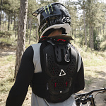 Chránič hrudi a zad Leatt 4.5 EVO Chest Protector Black